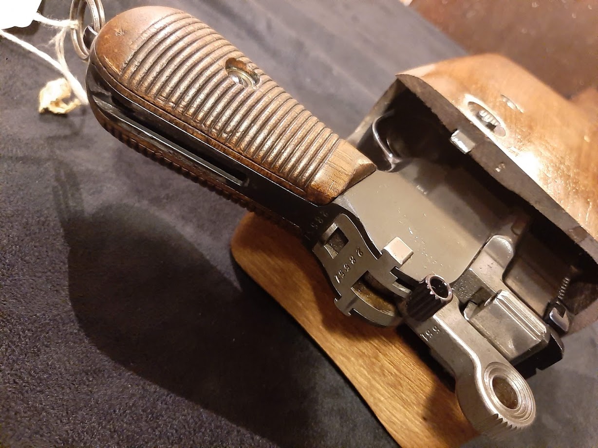 Mauser C96 Early Flat side. Ref.#07fs
